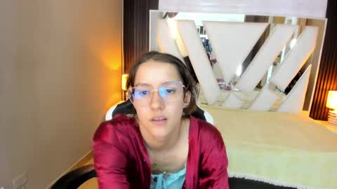  Linda  online show from May 17, 6:40 pm