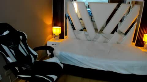  Linda  online show from May 19, 6:48 pm