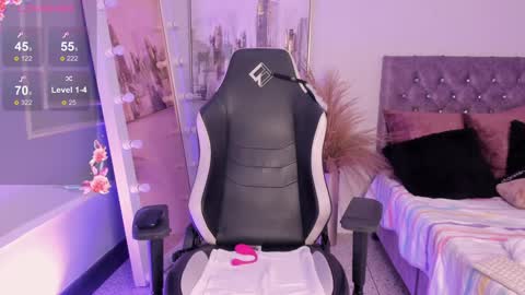 linda_caroline online show from December 14, 8:51 pm
