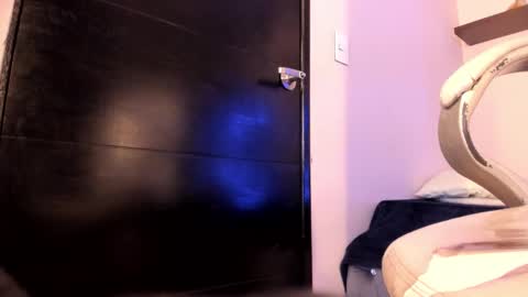 Lindaa maria  online show from October 12, 12:57 am