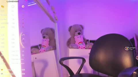 Lindaa maria  online show from November 1, 6:17 am