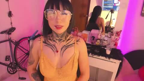 Lindaa maria  online show from March 2, 7:15 am