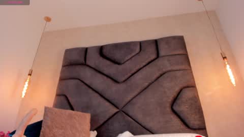 Linda Saenz online show from December 24, 11:38 am