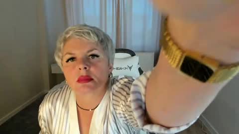 Linda Zefir online show from April 7, 4:47 am