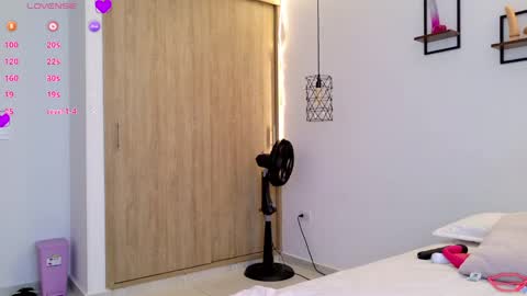 Linda online show from May 8, 1:58 pm