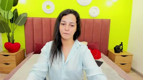 Linda online show from May 17, 1:27 am