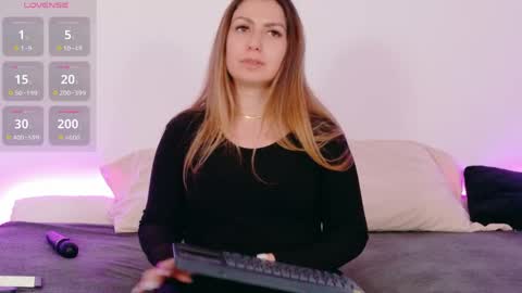 Linda  --  online show from May 13, 9:31 pm