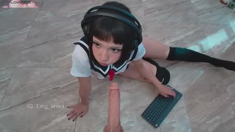 Ling online show from July 12, 7:36 pm