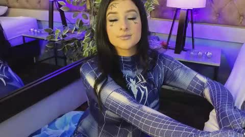 Snapshot of linoshka_1 chatting on February 16, 8:22 pm Luciana online show from February 16, 8:22 pm
