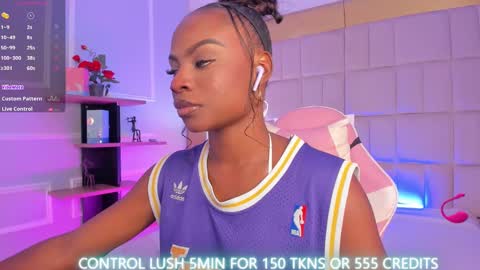 Snapshot of linsyadams chatting on December 20, 7:50 pm     online show from December 20, 7:50 pm