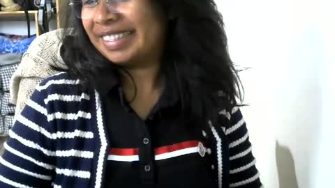 liora online show from June 29, 10:48 am