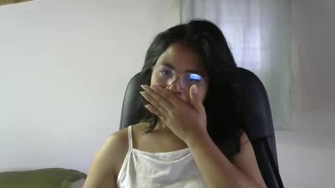 liora online show from April 5, 4:22 am