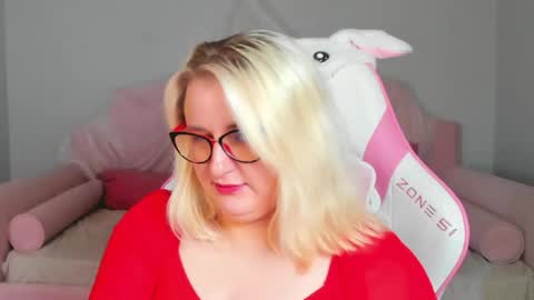 LioraArdyn online show from May 9, 4:09 pm