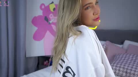 Amelia online show from December 4, 1:30 am