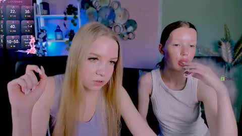 Snapshot of lira_lune chatting on September 22, 12:36 pm lira li online show from September 22, 12:36 pm