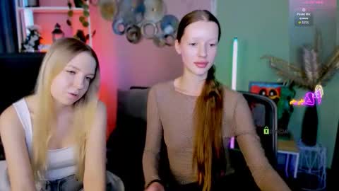 Snapshot of lira_lune chatting on September 16, 12:35 pm lira li online show from September 16, 12:35 pm