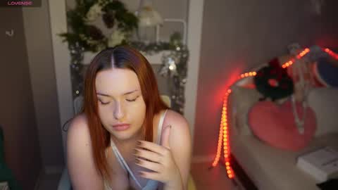 lisa_elfy online show from December 5, 3:57 pm
