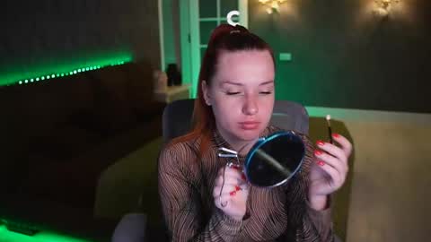 lisa_elfy online show from May 2, 3:15 pm