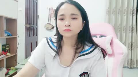 lisa_hanw online show from May 16, 3:00 pm