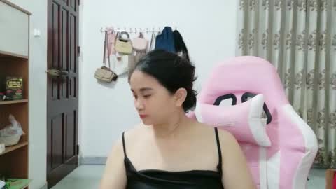 lisa_hanw online show from May 21, 3:04 am