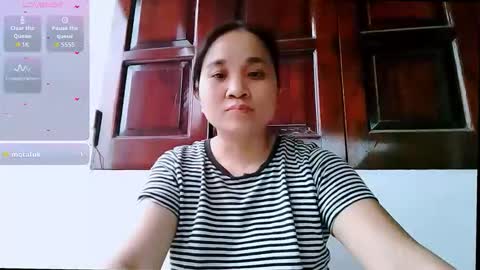 lisa_hanw online show from May 9, 6:15 am