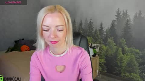 Lisa online show from October 28, 12:05 am