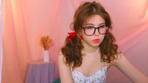  Lisa  online show from February 17, 9:46 am