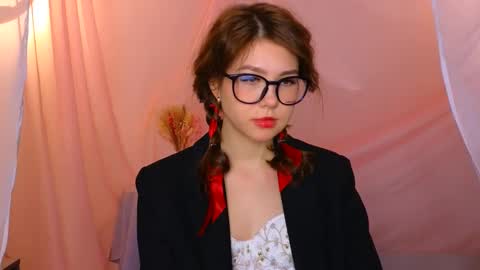  Lisa  online show from February 15, 8:11 am