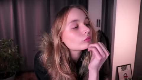 Elisabeth or Lisa online show from November 11, 8:06 pm