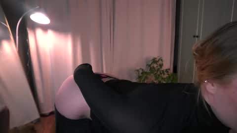 Elisabeth or Lisa online show from January 18, 8:27 pm