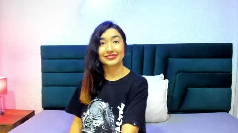 lisa white  online show from May 17, 8:30 pm