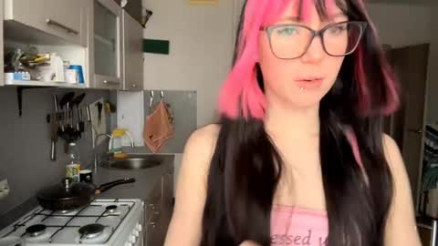 Aileen online show from April 9, 6:16 am