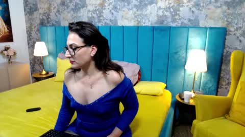 lisacroft online show from October 14, 10:07 am