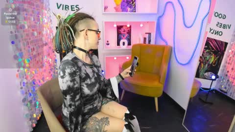 Lisa online show from April 8, 5:42 am