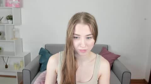 Lisa online show from May 14, 8:42 am