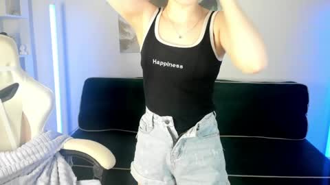 Lisa online show from May 5, 8:06 am
