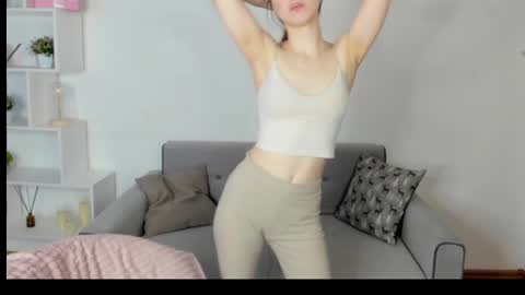 Lisa online show from May 26, 7:40 am