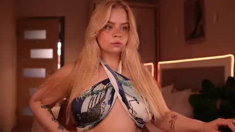 Lisa online show from August 1, 8:49 am