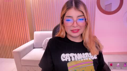 LISA MONROE online show from December 4, 7:12 pm