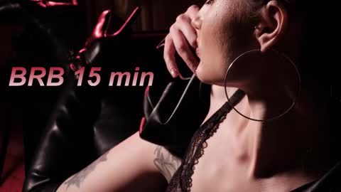 Lisa Moore online show from October 5, 6:13 pm