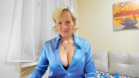 Lisasimsxs online show from October 13, 1:52 am