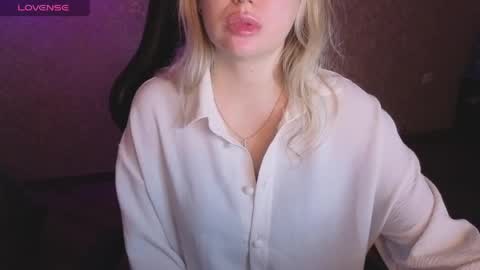 Anna online show from May 20, 11:02 pm