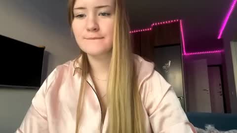 Aurora online show from May 17, 5:45 pm