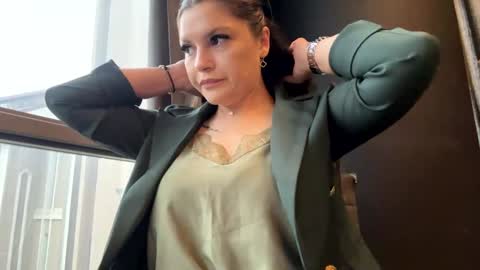 Lissa online show from May 28, 1:31 pm