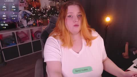 Snapshot of lissamuff chatting on January 6, 5:49 pm Lissa online show from January 6, 5:49 pm