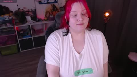 Snapshot of lissamuff chatting on February 26, 7:23 am Lissa online show from February 26, 7:23 am