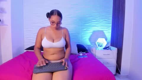 Lissa Vergara  online show from September 23, 12:36 pm