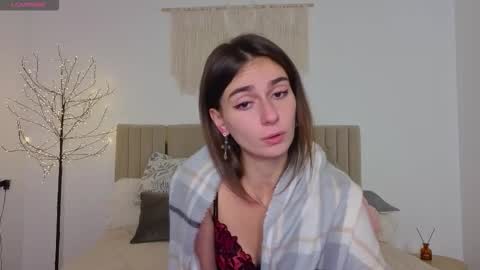 lit1le_mia online show from November 19, 10:54 pm