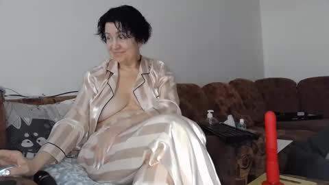 litisialove455 online show from February 4, 8:13 am