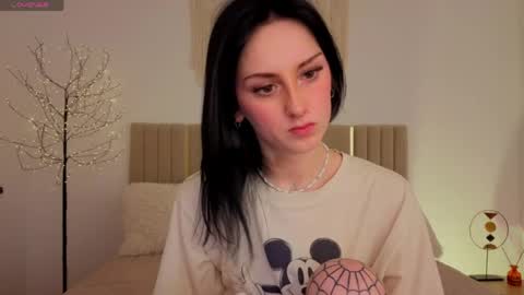 Molly online show from May 24, 9:25 pm